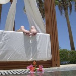 04_fuse_von_unten_auf_einem_himmelbett_am_wasser_mexiko_101273359,property=zoom